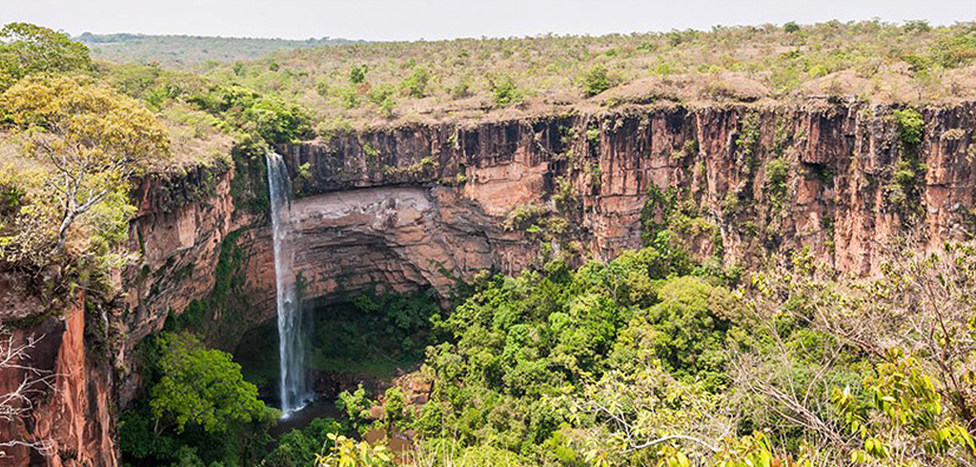 Queda d` água - Chapada dos Guimarães (MT)