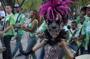 Bateria mirim da Mocidade agita espaço Bibi Voguel