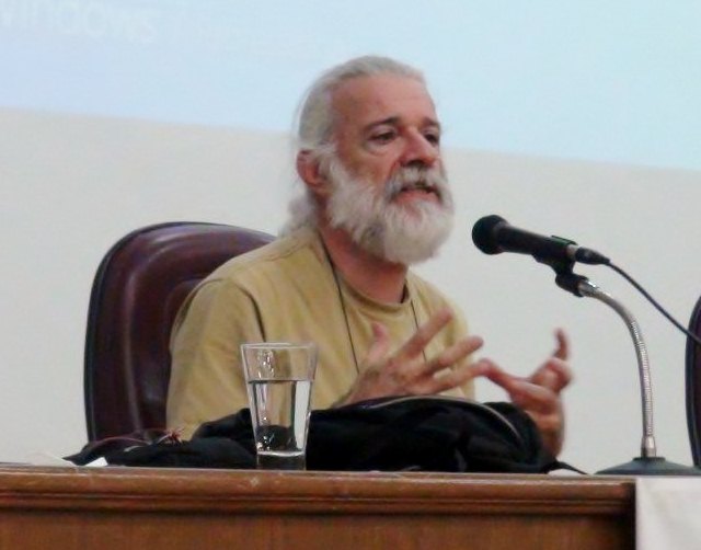 "Quem são os anormais da hora?"