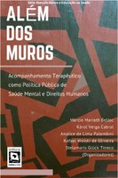 “Era uma vez um palácio de guardar doidos, as pessoas que lá entravam dificilmente conseguiam sair. A vida passava e as pessoas ficavam lá esperando por um laudo que não chegava nunca, por uma alta social que nunca acontecia, por uma oportunidade que nunca viria, parecia até a terra do Nunca. Uma vida que estava muito longe de ser um conto de fadas, a vida de um rei ou de uma rainha. Lá o tempo parecia congelado, os gestos tutelados, os corpos inertes e as pessoas encasteladas e afastadas do território das cidades. A ausência de políticas públicas de inserção social impedia que milhares de pessoas no Brasil inteiro pudessem viver nas cidades: voltar as suas casas, habitar um novo local ou mesmo viver em um serviço residencial terapêutico. Neste livro vamos encontrar várias histórias de pessoas anônimas que ousaram travessias, que se experimentaram nestas muitas formas de conexão que a trama urbana permite quando nela vingam as políticas públicas de inclusão. Esperamos que este livro aconteça para todos os leitores. Boa leitura, bons acontecimentos!!! Ele pode ser lido de cabo a rabo, ou mesmo de forma aleatória, pois cada texto encerra em si uma história. Assim como as ruas de uma cidade nas quais podemos passear, nos perder e nos achar.” Trecho da Apresentação de Károl Veiga Cabral.