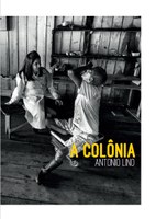 Nesta história, que se passa em Manaus, Antônio Lino retrata o preconceito sofrido por quem teve hanseníase e que carregou não só sequelas da doença, mas também a chaga simbólica da lepra. Mas, mais do que isso, a obra nos emociona ao revelar com profundidade a experiência, sentimentos e vida dessas pessoas. Traz ainda uma cuidadosa pesquisa histórica que é excelente para se entender como as doenças são também produções sociais e culturais. Encontramos nessas páginas a admirável resistência e afirmação de vida cotidiana das pessoas da Colônia, nos emocionamos com a potente e terapêutica relação que a técnica de enfermagem e médica do Programa Mais Médicos estabelecem com as pessoas das quais cuidam e temos a oportunidade não só de aprendermos como ser um profissional de saúde mais humano e próximo daqueles que cuida, mas de sermos seres humanos melhores.